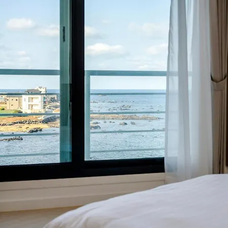 On The Sea Pension Jeju Exterior photo