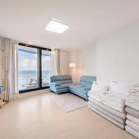 On The Sea Pension Jeju Exterior photo