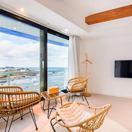 On The Sea Pension Jeju Exterior photo