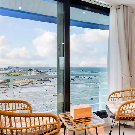 On The Sea Pension Jeju Exterior photo