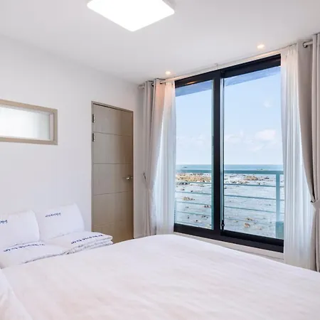 On The Sea Pension Jeju Exterior photo