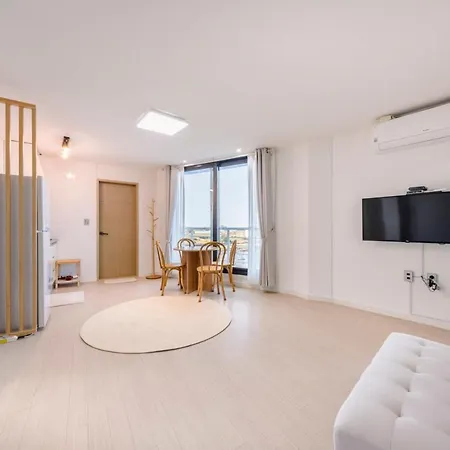On The Sea Pension Jeju Exterior photo