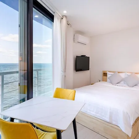 On The Sea Pension Jeju Exterior photo