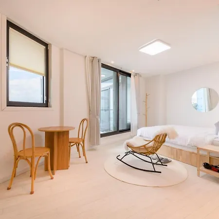 On The Sea Pension Jeju Exterior photo