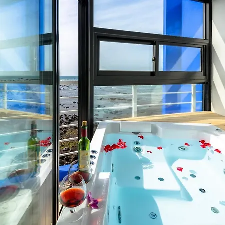 On The Sea Pension Jeju Exterior photo