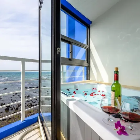 On The Sea Pension Jeju Exterior photo