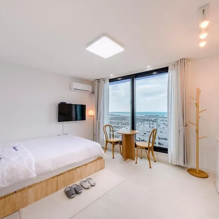 On The Sea Pension Jeju Exterior photo