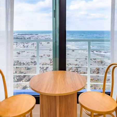 On The Sea Pension Jeju Exterior photo